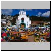 San Juan Chamula - ein bunter Indio-Markt vor der Kirche