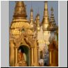 Yangon - Shwedagon Pagode, kleine Pagoden um den Zentralstupa