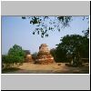 Ayutthaya - Ruinen des ehem. K&ouml;nigstempels Wat Phra Si San Phet, zerfallene und verwitterte Ziegel-Chedis
